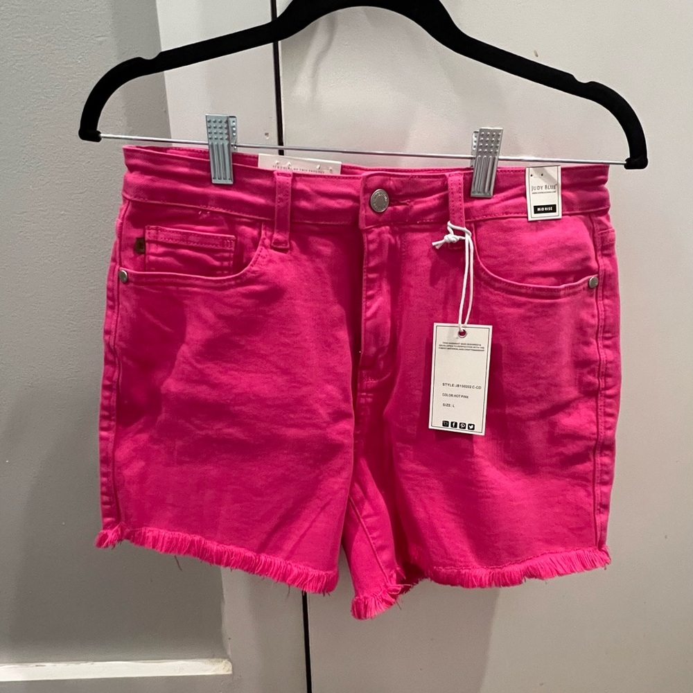 Judy Blue - Mid-rise Rare hot pink shorts - Large